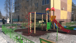 Жители многоэтажек рискуют остаться без новой детской площадки в Павлодаре