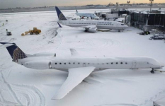 В США из-за снежной бури отменены более 2 тысяч рейсов