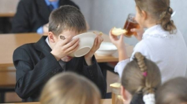 Булат Бакауов поручил провести комплексную проверку качества питания в школах и детских садах Павлодарской области