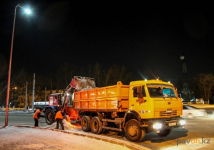 В Павлодаре снег будут убирать днём и ночью