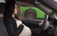 Ученые доказали, что беременным нельзя водить машину