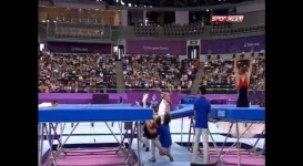 Волонтер спас прыгнувшего мимо батута гимнаста на Евроиграх в Баку