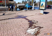 Февральская авария в жилом доме дала в апреле трещину на центральной улице Павлодара