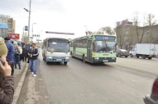 В Караганде пассажир набросился на пожилого водителя автобуса и избил его