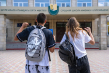 Металлурги Аксу помогли детям подготовиться к школе