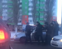 В Павлодаре на глазах горожан задержали начальника отдела дознания Южного ОВД
