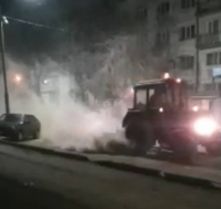 Пыльные "бури" устраивает по ночам уборочная техника в Павлодаре