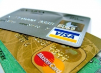 Использование платежных карточек для оплаты товаров и услуг