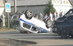 В Павлодаре столкнулись полицейская автомашина и маршрутка