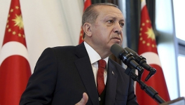 Эрдоган обвиняет США в поставке оружия для сил самообороны сирийских курдов и заявляет о готовности начать в Сирии спецоперацию.