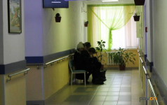 В Павлодаре невропатологи, хирурги и психологи принимали мертвых, а гинекологи - мужчин