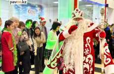 Особенных детей в Павлодаре поздравили с наступающим Новым годом