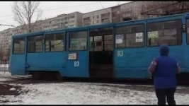 В Павлодаре обрыв контактной сети парализовал движение трамваев на целый час