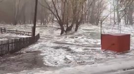 Мост накрыло водой. Село оказалось заблокировано в ВКО