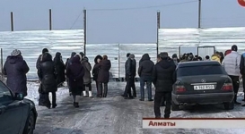 120 семей выгоняют на улицу в поселке под Алматы
