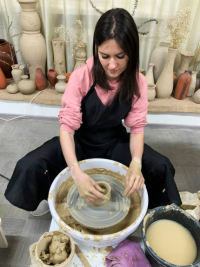 Творчество как терапия: основатель студии гончарного дела провела мастер-класс в Павлодаре