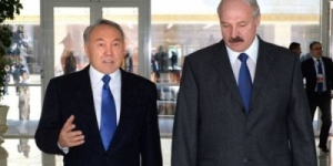 Назарбаев и Лукашенко обсудили ситуацию на Украине