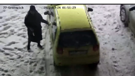 Справила нужду на улице и пьяной села за руль: 39-летнюю нарушительницу высмотрели полицейские по камерам видеонаблюдения в Павлодаре