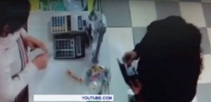 В Алматинских магазинах и аптеках орудует мошенница-гипнотизерша