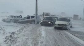 Массовое ДТП с участием 17 авто произошло в Карагандинской области