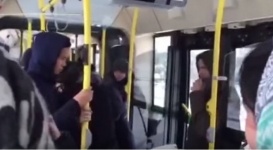 Драка кондуктора и пассажира автобуса в Астане попала на видео