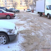 В Павлодаре тротуар залили вместо катка