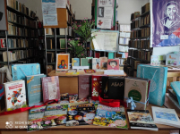 Книгами казахских классиков пополнилась библиотека школы села Жетекши