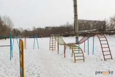 Суд рассматривает иск об отмене решения акимата о предоставлении земли на месте бывшего школьного стадиона под застройку в Павлодаре