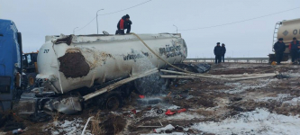 Взрыв бензовоза после ДТП предотвратили пожарные в Павлодарской области