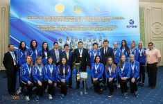Булат Бакауов пообещал и дальше оказывать поддержку павлодарским волейболисткам