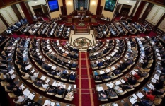 Депутаты просят Президента досрочно распустить Мажилис
