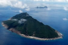 К спорным островам Сенкаку подошли военные корабли