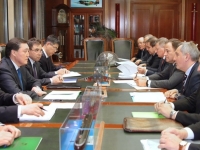 Мамин и Рогозин обсудили сотрудничество в аэрокосмической сфере и обороне