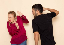 В Павлодаре мужчина пришел мириться с бывшей женой, но устроил очередной скандал