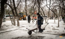 Павлодарские полицейские напоминают бизнесменам о необходимости самостоятельно убирать снег