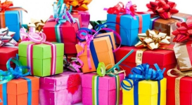 Казахстанским госслужащим рекомендуют не принимать подарки к Новому году