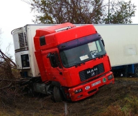 В Павлодаре столкнулись два грузовика