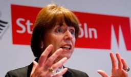 Мэр Кельна разозлила немок советом изменить поведение во избежание домогательств