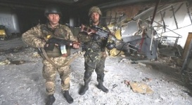 В аэропорту Донецка найдены "тела в натовской форме" - ДНР