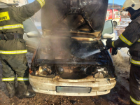 В Баянауле загорелся легковой автомобиль