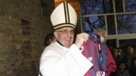 Папа Римский организовал футбольный матч в поддержку мира в сектора Газа