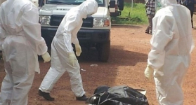 Могильщики Сьерра-Леоне бросили тела жертв Эболы на улице