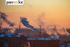 Печки и выхлопные газы: экологи назвали причины смога в Павлодаре