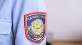 Отец с сыновьями избили полицейского в Шымкенте