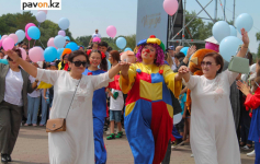 Впервые в Павлодаре прошел фестиваль близнецов