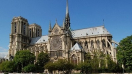 Французский писатель застрелился на глазах у посетителей собора Нотр-Дам-де-Пари