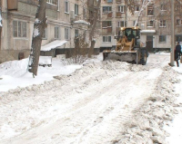 Снег во дворах должны вывозить обслуживающие организации за свой счет