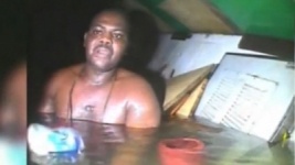 В Нигерии мужчина чудом выжил после трехдневного пребывания под водой