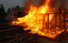 Пожар на территории частного домовладения произошел в Экибастузе