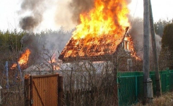 В Павлодаре на минувших выходных сгорели четыре дачи